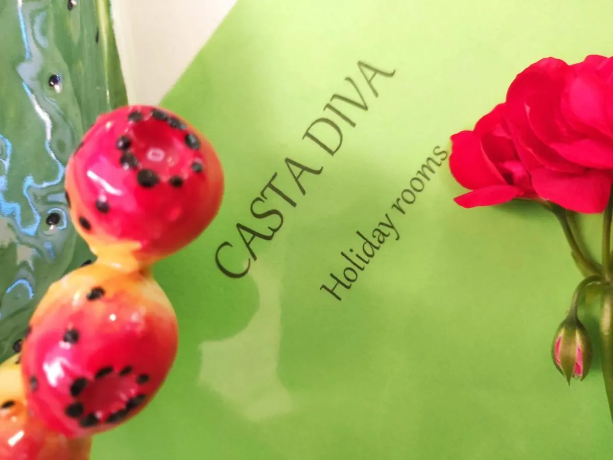 Casta Diva Holiday Rooms カターニア ゲストハウス
