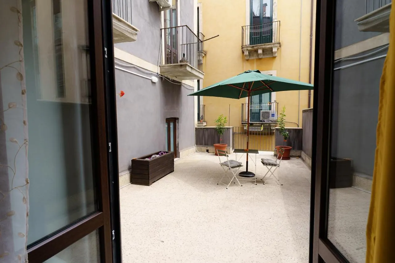 ゲストハウス Casta Diva Holiday Rooms カターニア イタリア