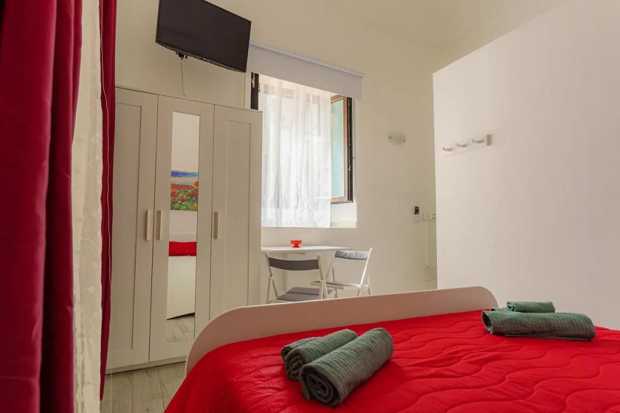 ゲストハウス Casta Diva Holiday Rooms カターニア