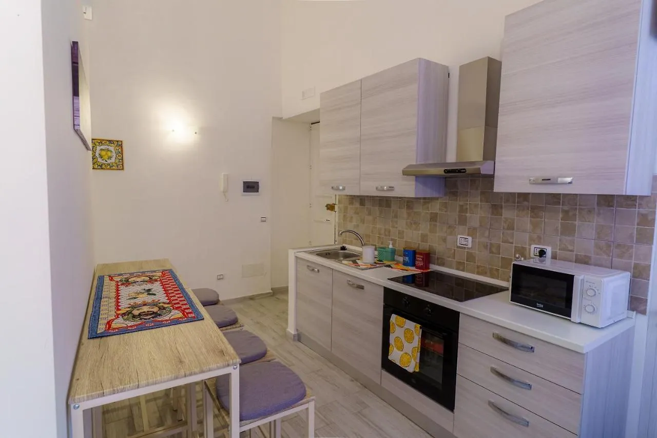 Casta Diva Holiday Rooms カターニア イタリア